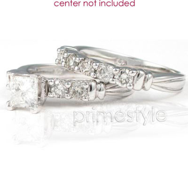 Princess and Round Cut Diamond Bridal Set with A 1.20CT Total Weight 