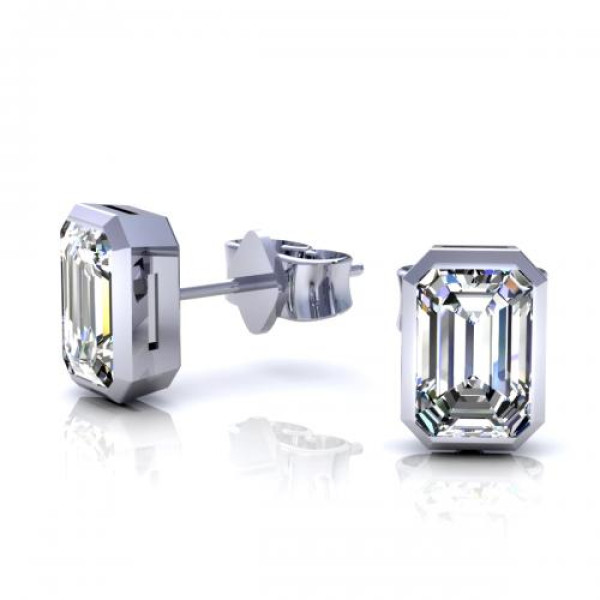 0.25CT emerald cut diamonds stud earrings